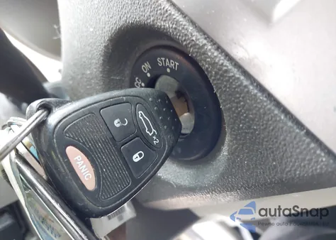 2010 Chrysler Sebring Touring z USA, uszkodzony, nr VIN 1C3CC4FB3AN116953